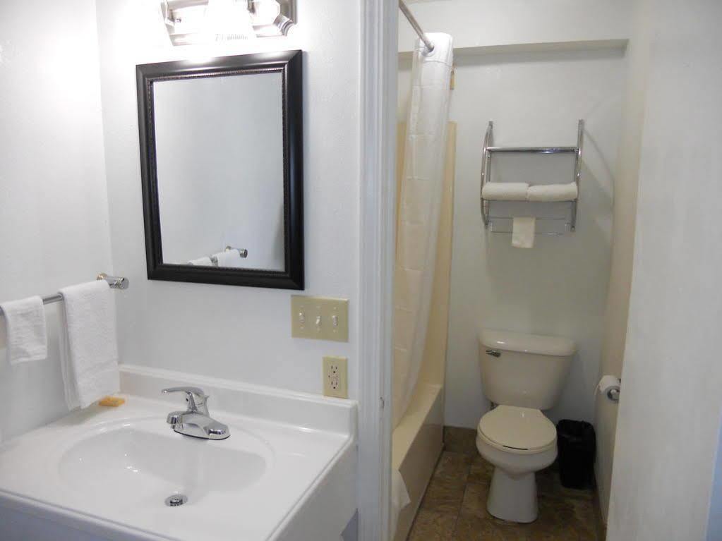 Knights Inn Harrisonville מראה חיצוני תמונה